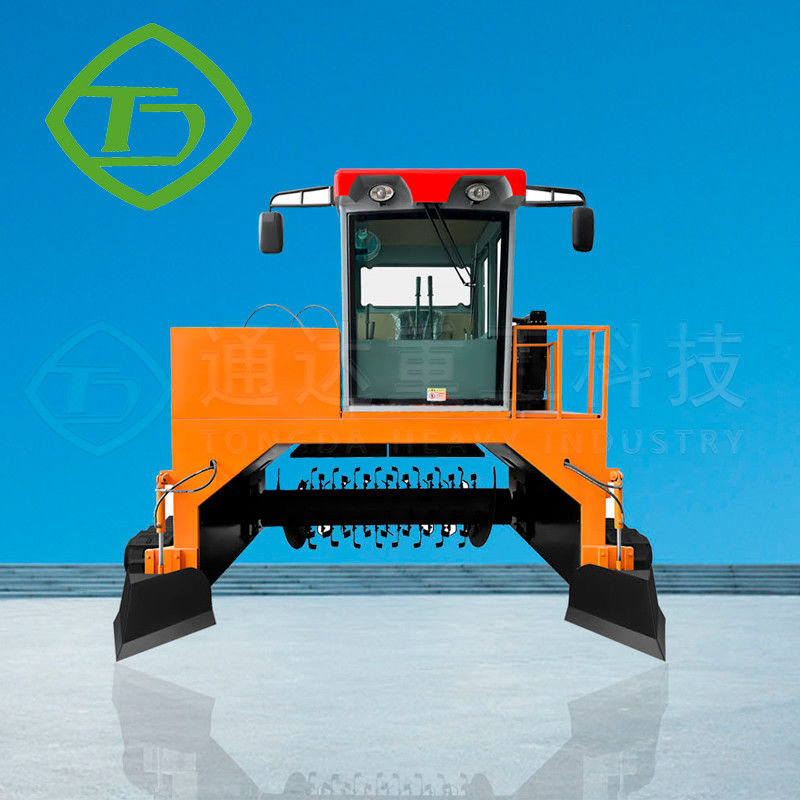 Máy chế tạo phân bón loại Crawler trong trang trại phân bón bò / Máy chế tạo phân bón phân bón hữu cơ