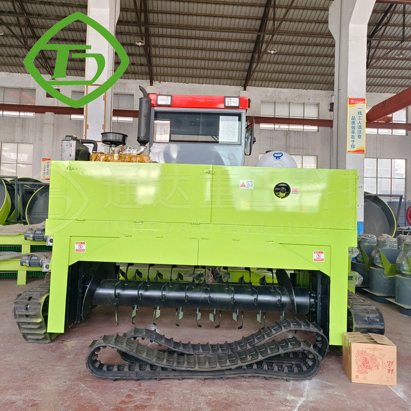 Máy chế tạo phân bón loại Crawler trong trang trại phân bón bò / Máy chế tạo phân bón phân bón hữu cơ